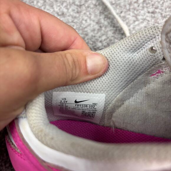 Nike Little Kid Dunks in Pink size 2.5Y - Picture 5 of 9